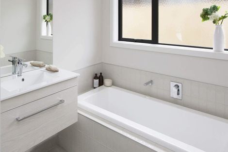 Photo of property in 47 Te Taniwha Road, One Tree Point, 0118