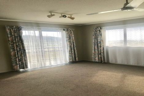 Photo of property in 110 Woodman Drive, Tawa, Wellington, 5028