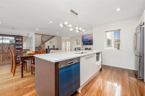 Photo of property in 1c Babich Road, Henderson Valley, Auckland, 0614