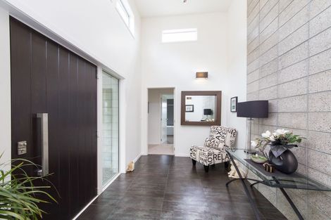 Photo of property in 16 Grand Oaks Drive, Awapuni, Palmerston North, 4412