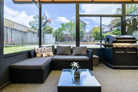 Photo of property in 22 Pyrite Street, Westgate, Auckland, 0614