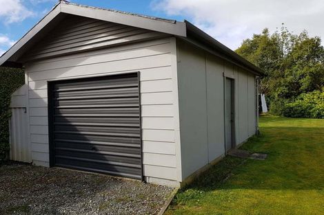 Photo of property in 39 Home Street, Manapouri, 9679