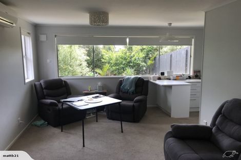 Photo of property in 11 Taipari Road, Te Atatu Peninsula, Auckland, 0610