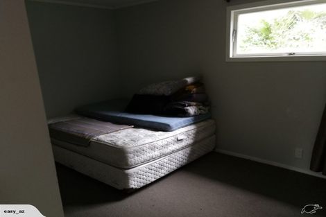 Photo of property in 6 Vineyard Road, Henderson Valley, Auckland, 0614