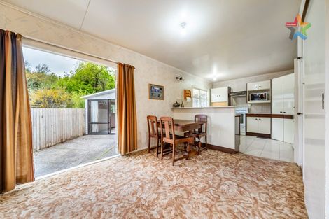 Photo of property in 385 Stokes Valley Road, Stokes Valley, Lower Hutt, 5019