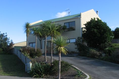 Photo of property in 8 Trig Hill Terrace, Waikanae Beach, Waikanae, 5036