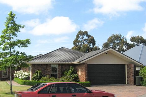 Photo of property in 28 Avon Gate, Russley, Christchurch, 8042
