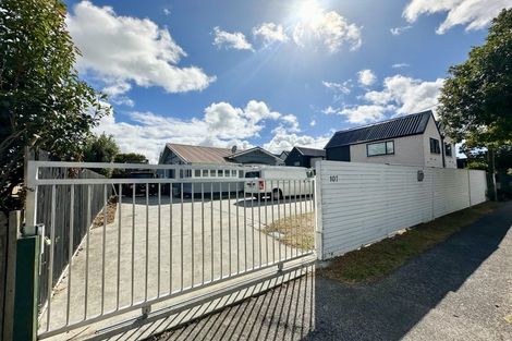 Photo of property in 1/107 Waimumu Road, Massey, Auckland, 0614