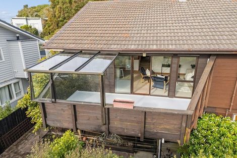Photo of property in 16a Parklands Drive, Karori, Wellington, 6012