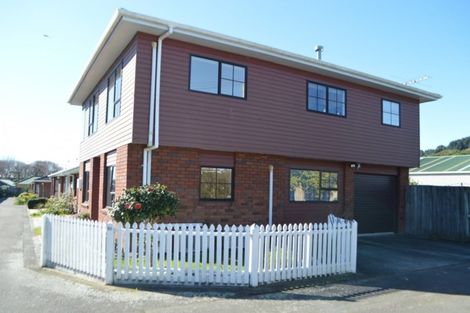 Photo of property in 94 Oxford Street, Tawa, Wellington, 5028