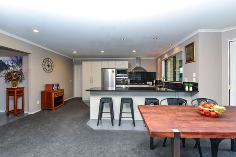 Photo of property in 158 Saint James Drive, Huntington, Hamilton, 3210