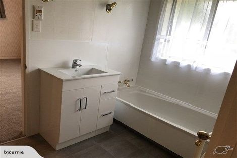 Photo of property in 32 Langston Avenue, Palmerston North, 4414