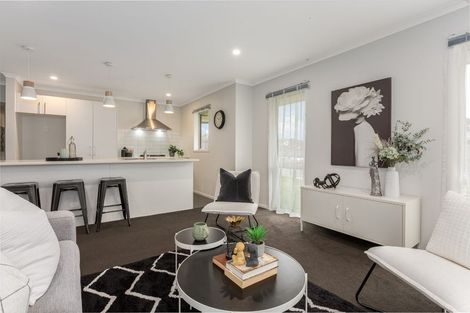 Photo of property in 26 Mooring Close, Whitby, Porirua, 5024