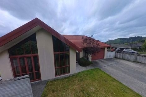 Photo of property in 37 Mcewen Crescent, Riverstone Terraces, Upper Hutt, 5018