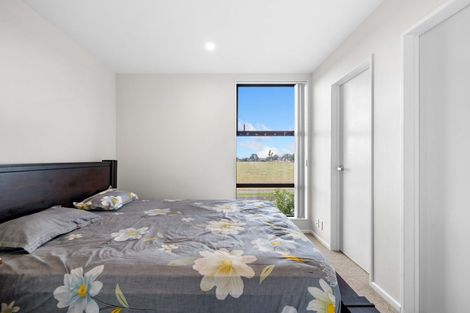 Photo of property in 15 Battalion Drive, Papakura, 2110