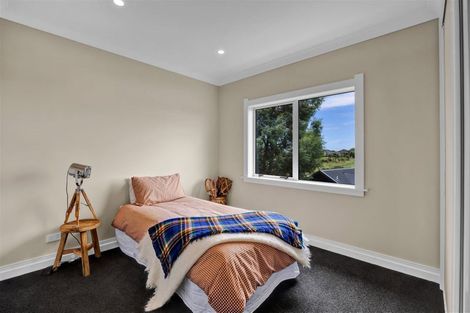 Photo of property in 22 Maple Crescent, Whalers Gate, New Plymouth, 4310