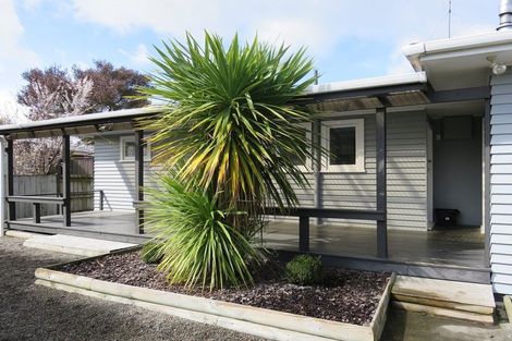 Photo of property in 18 Catlins Crescent, Milson, Palmerston North, 4414