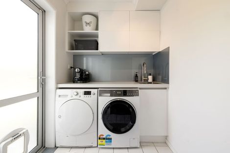 Photo of property in 163 Lake Crescent, Hamilton Lake, Hamilton, 3204