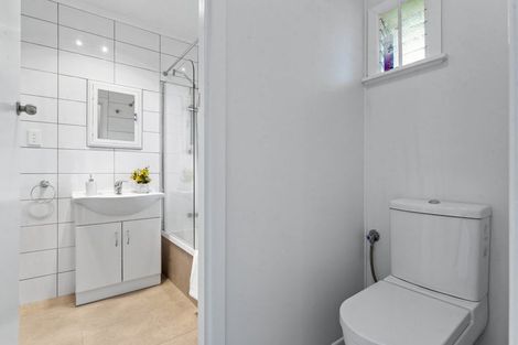 Photo of property in 1/66 Clevedon Road, Papakura, 2110