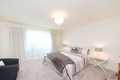 Photo of property in 16 Grand Oaks Drive, Awapuni, Palmerston North, 4412