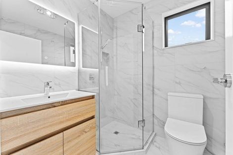Photo of property in 1/113 Flanshaw Road, Te Atatu South, Auckland, 0610