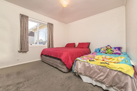 Photo of property in 30 Hill Crescent, Papakura, 2110