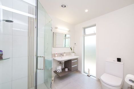 Photo of property in 16 Grand Oaks Drive, Awapuni, Palmerston North, 4412