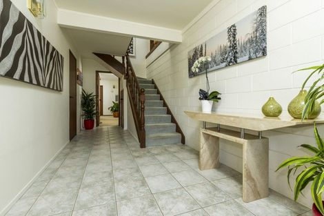 Photo of property in 2/22 Hastings Road, Mairangi Bay, Auckland, 0630