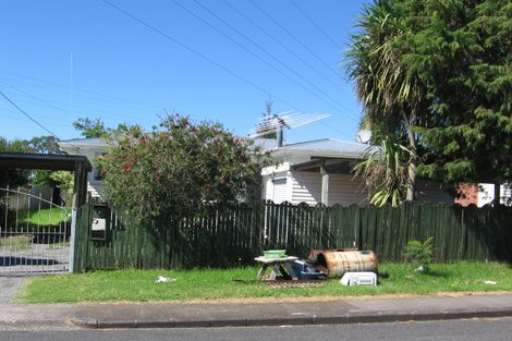Photo of property in 19 Cobham Crescent, Kelston, Auckland, 0602