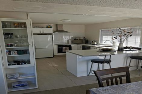 Photo of property in 203 Royal Road, Massey, Auckland, 0614