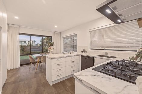 Photo of property in 87 Beachville Road, Redcliffs, Christchurch, 8081