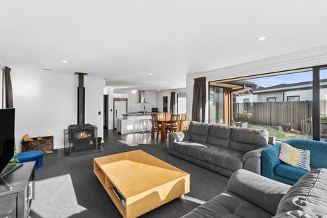 Photo of property in 40 Marbleleaf Lane, Albert Town, Wanaka, 9305