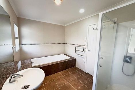 Photo of property in 4 Powercourt Drive, Flat Bush, Auckland, 2019