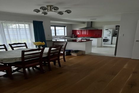 Photo of property in 26 Donzella Place, Conifer Grove, Takanini, 2112