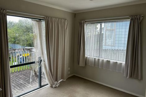 Photo of property in 16 Kelman Road, Kelston, Auckland, 0602