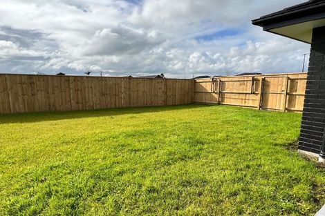 Photo of property in 24 Kerr Crescent, Patumahoe, 2679