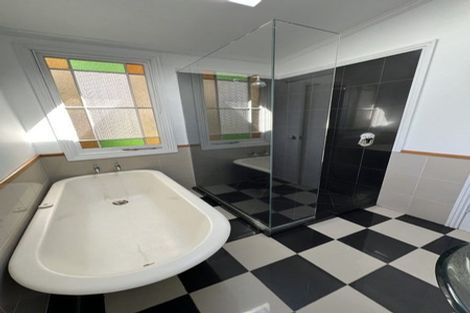 Photo of property in 19 Lake Road, Devonport, Auckland, 0624