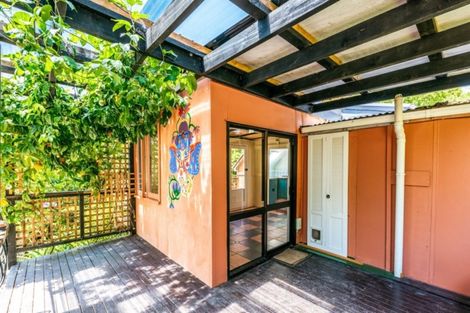 Photo of property in 14 Wellington Road, Surfdale, Waiheke Island, 1081