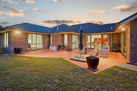 Photo of property in 8 Belgrove Place, Parklands, Christchurch, 8083