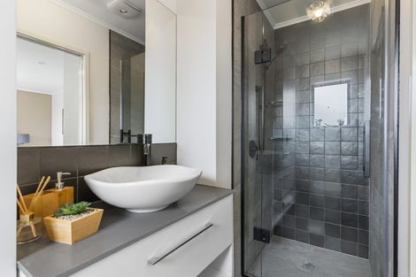 Photo of property in 45 Condor Place, Unsworth Heights, Auckland, 0632