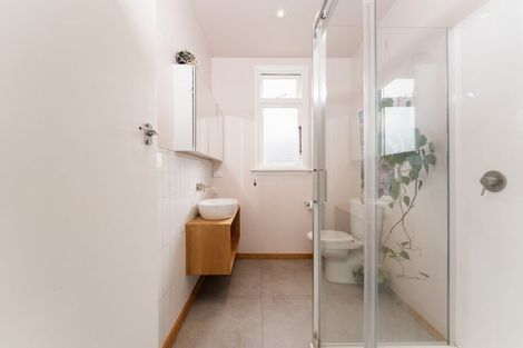 Photo of property in 92 Hargest Crescent, Saint Clair, Dunedin, 9012