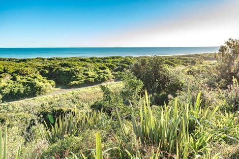 Photo of property in 107 Karaka Street, Castlecliff, Whanganui, 4501