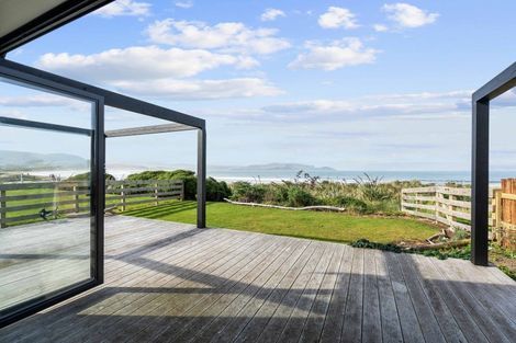 Photo of property in 497 Waikawa-curio Bay Road, Curio Bay, Tokanui, 9884
