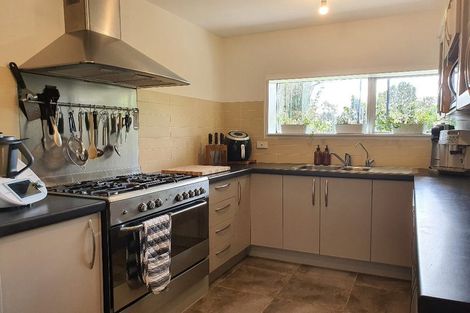 Photo of property in 50 Royal View Road, Te Atatu South, Auckland, 0610