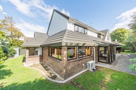 Photo of property in 4 Dresdan Court, Hokowhitu, Palmerston North, 4410