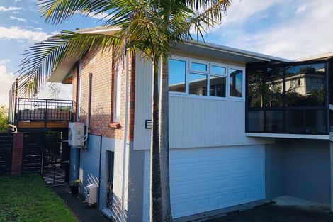 Photo of property in 33 Montclair Rise, Browns Bay, Auckland, 0630