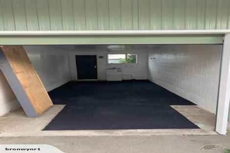 Photo of property in 2/12 Mortlake Street, Islington, Christchurch, 8042