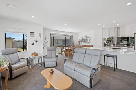 Photo of property in Georgia Estate, 53/3 Georgia Grove, Paraparaumu, 5032