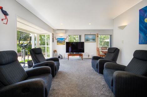 Photo of property in 41 Cascades Road, Pakuranga Heights, Auckland, 2010