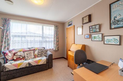 Photo of property in 19 Holloway Street, Waikiwi, Invercargill, 9810